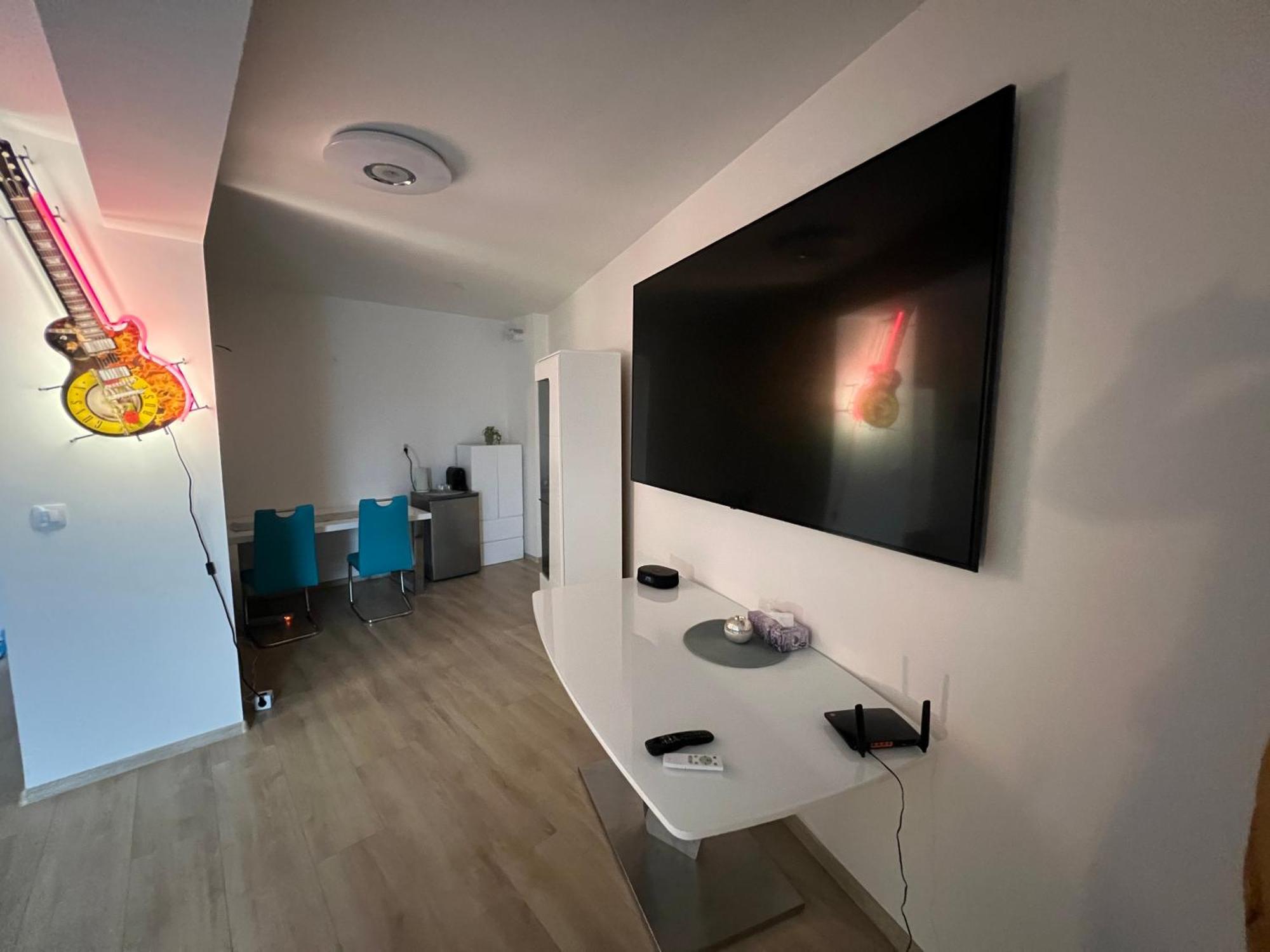 Appartamento Modern Studio In City Center Košice Esterno foto